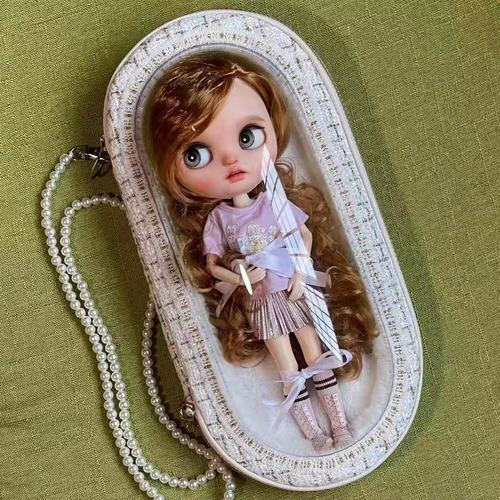 Bag with Clear Window for Plushies and Pins Bag with Clear Window for Plushies and Pins — ita bag detail view