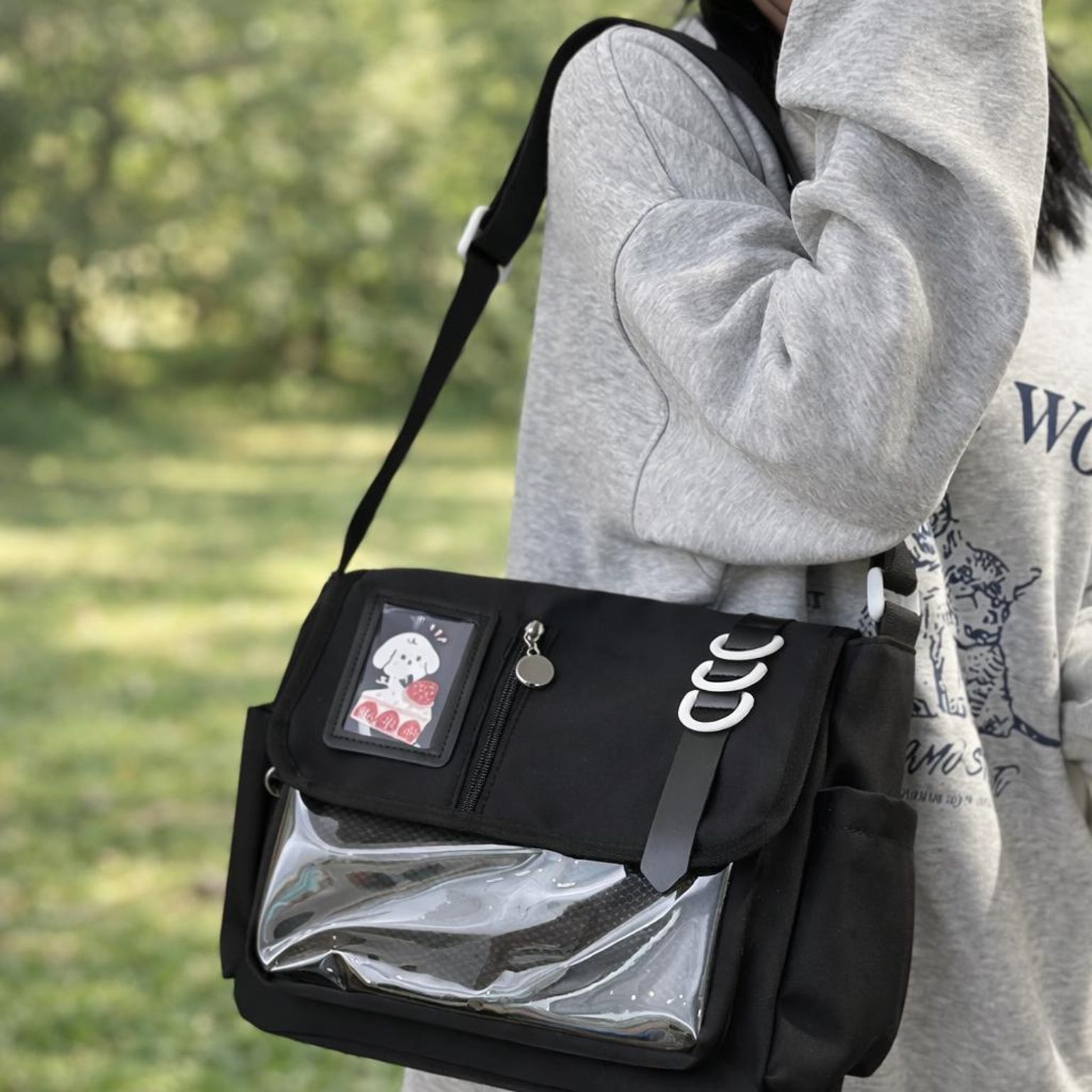 Black Kawaii Y2K Ita Purse with Clear Window for Plushies and Pins Black Kawaii Y2K Ita Purse with Clear Window for Plushies and Pins — ita bag detail view