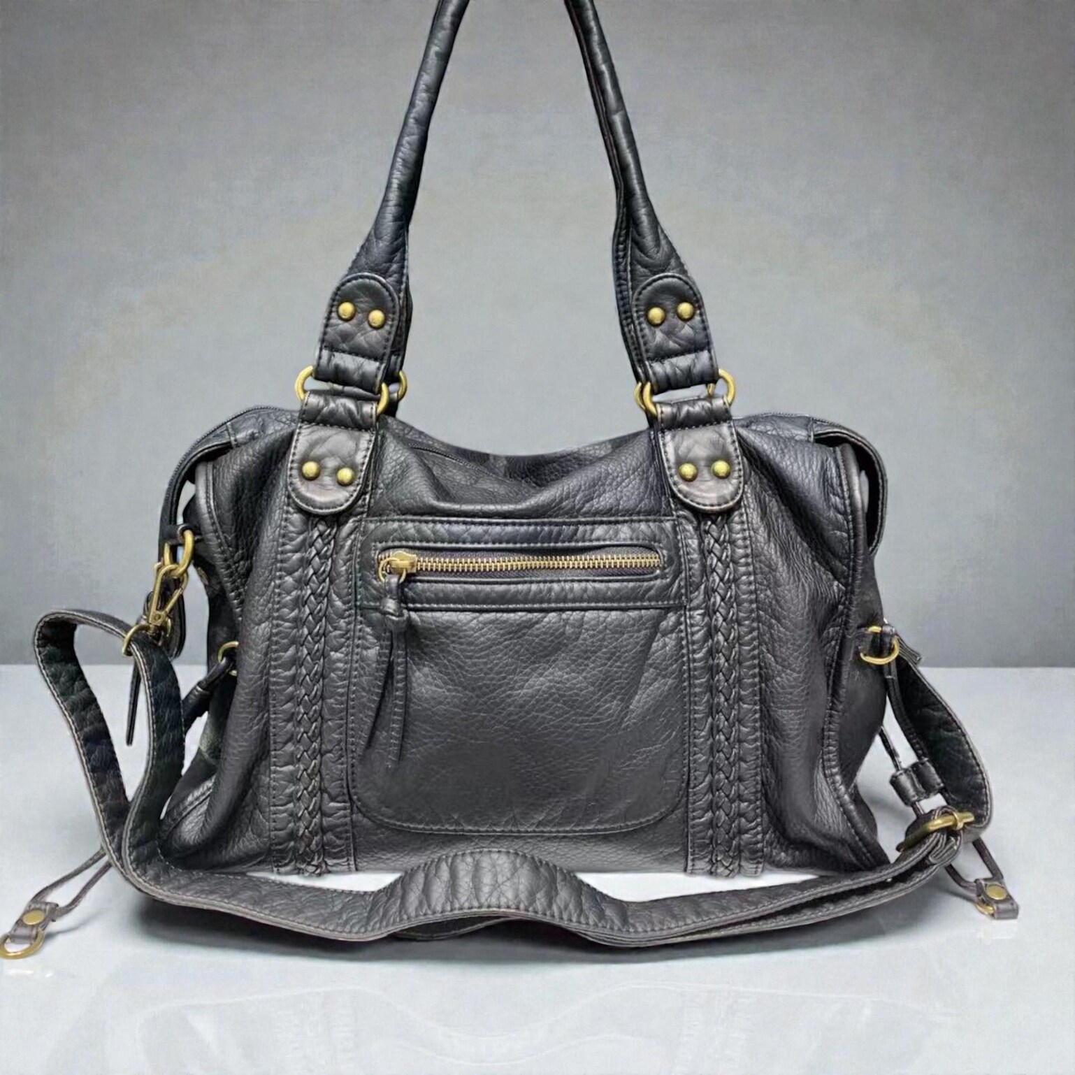 Black Y2K Vintage Crossbody Bag for Pin Display Black Y2K Vintage Crossbody Bag for Pin Display — crossbody ita bag with clear display window