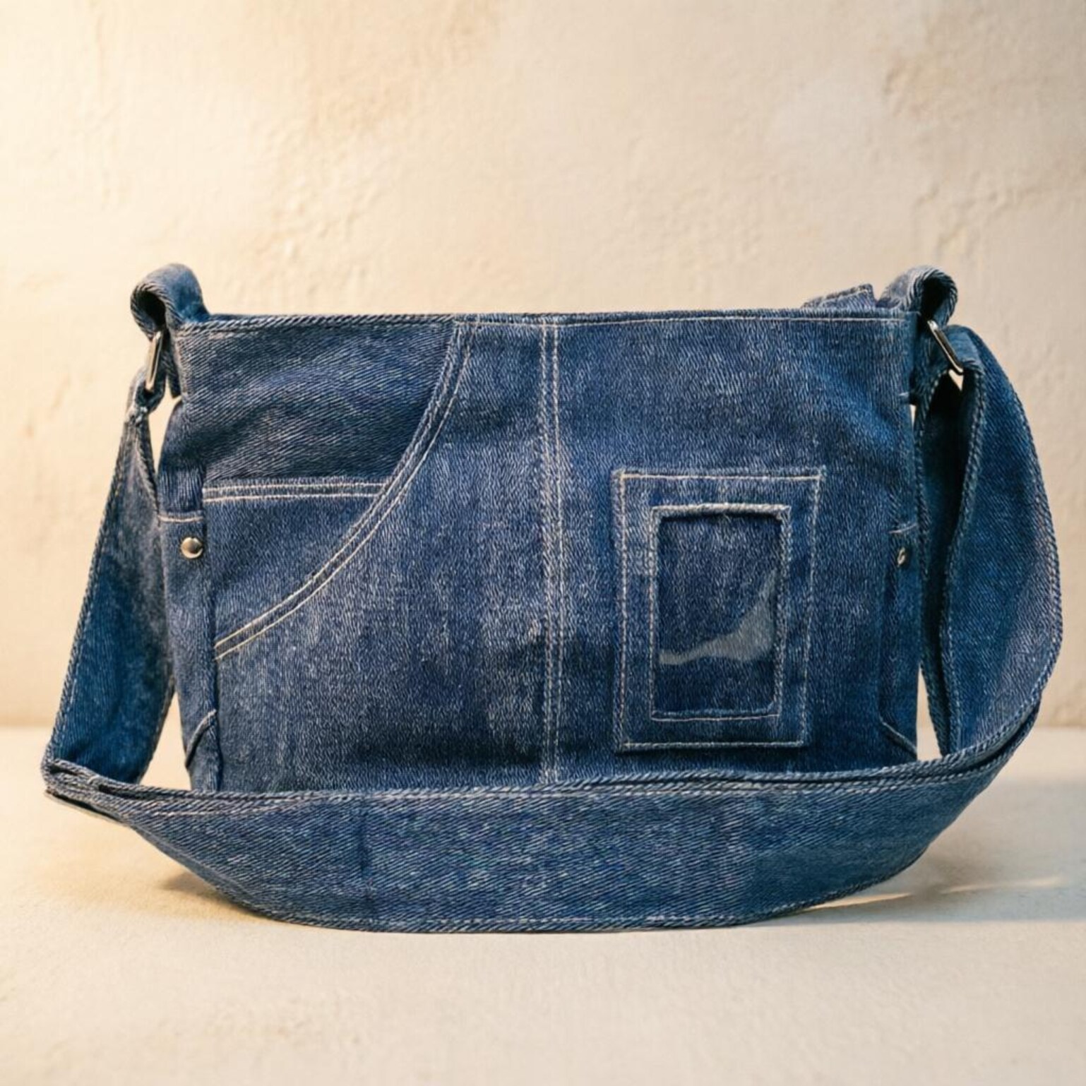 Blue Y2K Ita Messenger Bag with Clear Window for Plushies and Pins Blue Y2K Ita Messenger Bag with Clear Window for Plushies and Pins — ita bag detail view