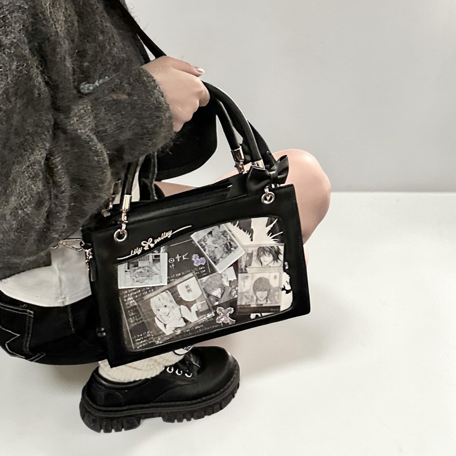 Gold Kawaii Ita Crossbody Bag with Clear Window for Pin Display Gold Kawaii Ita Crossbody Bag with Clear Window for Pin Display — crossbody ita bag detail view