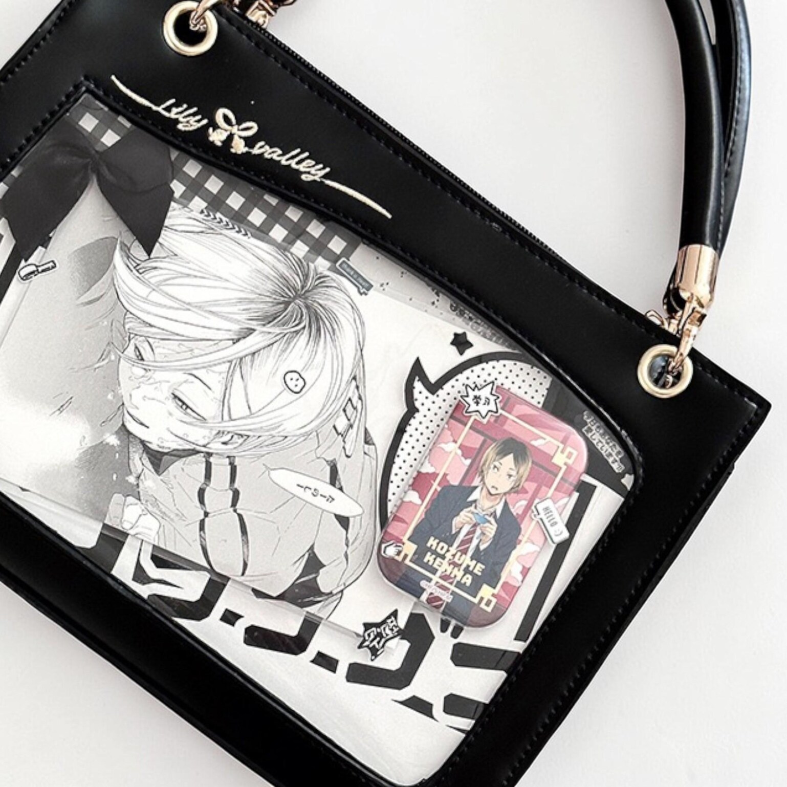Gold Kawaii Ita Crossbody Bag with Clear Window for Pin Display Gold Kawaii Ita Crossbody Bag with Clear Window for Pin Display — crossbody ita bag detail view