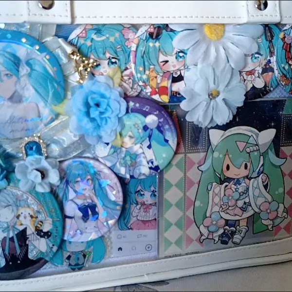Ita Handbag with Clear Window for Plushies and Pins — ita bag insert detail view