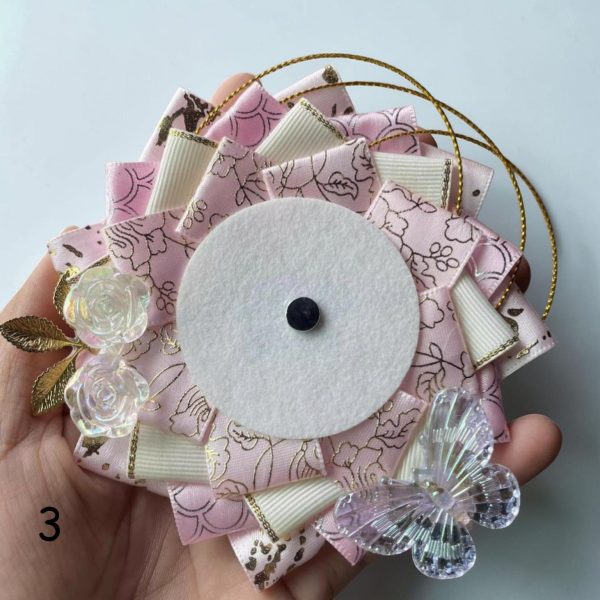 Ita Purse with Clear Window for Pin Display — ita bag detail view