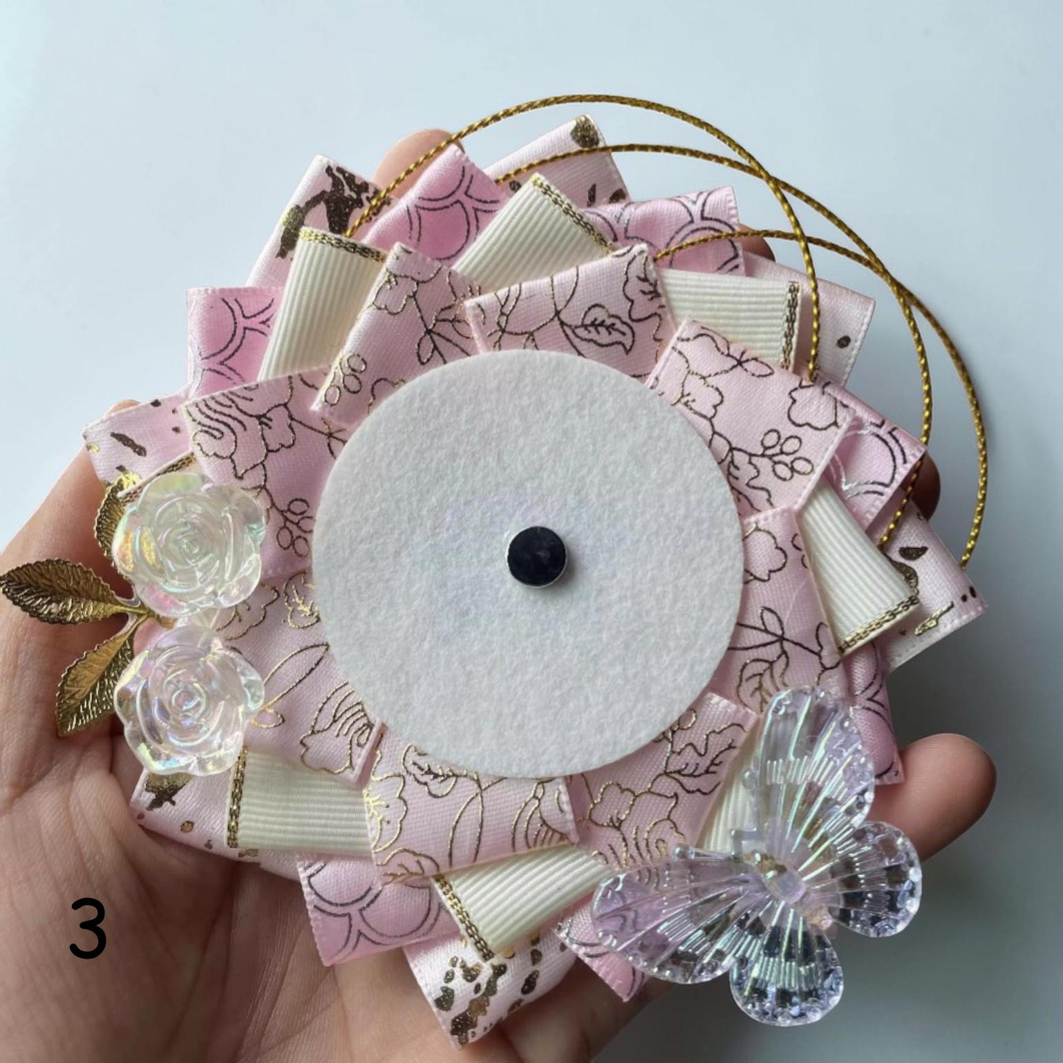 Ita Purse with Clear Window for Pin Display Ita Purse with Clear Window for Pin Display — ita bag detail view