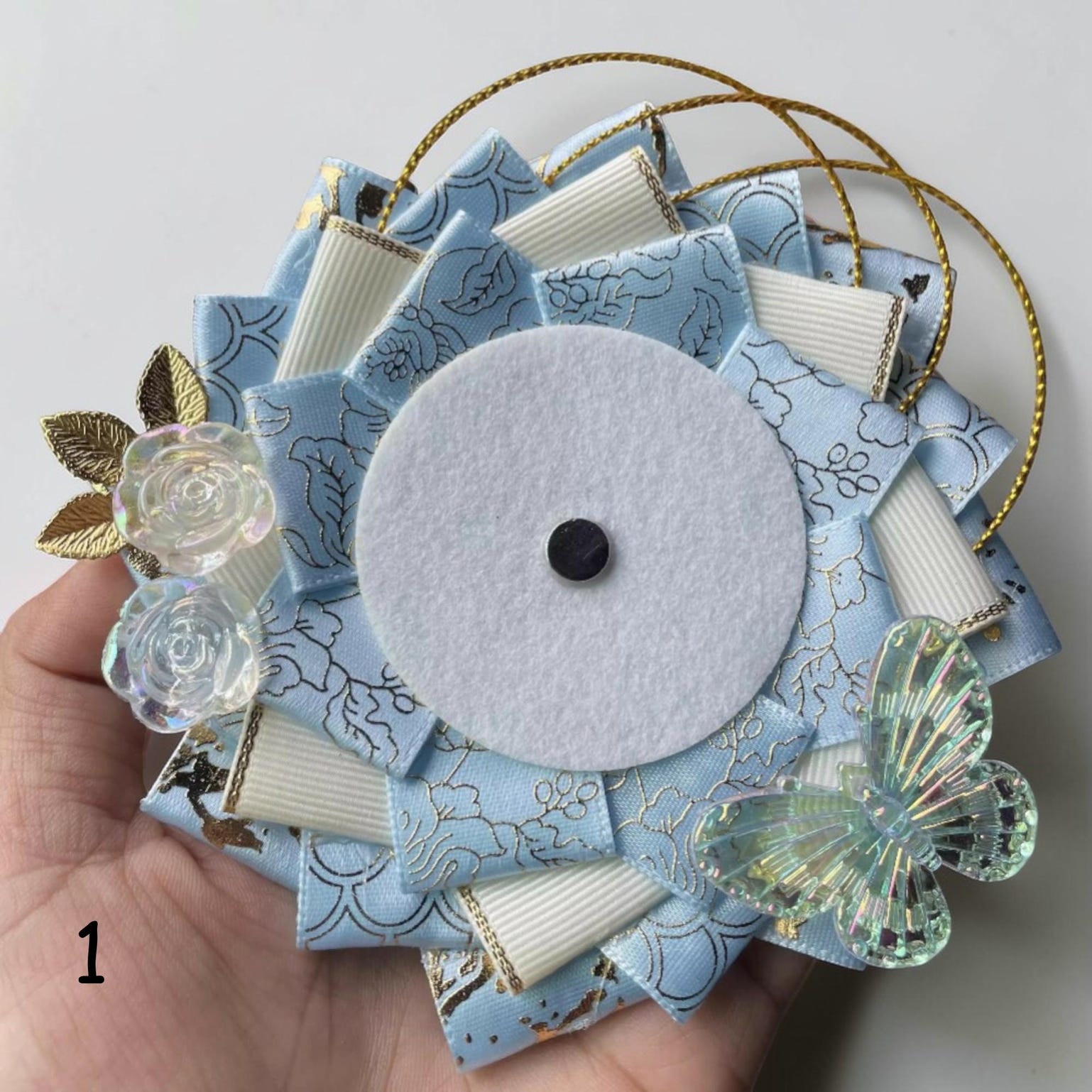 Ita Purse with Clear Window for Pin Display Ita Purse with Clear Window for Pin Display — ita bag detail view