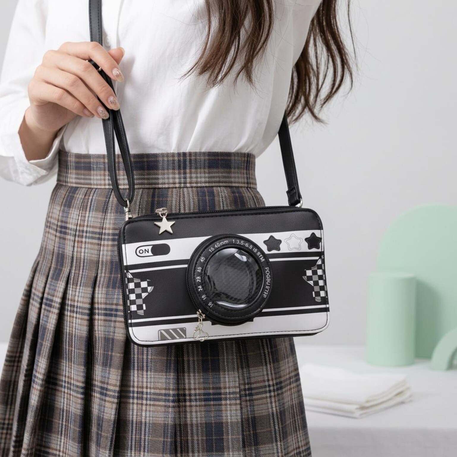 Kawaii Camera Ita Messenger Bag for Pin Display Kawaii Camera Ita Messenger Bag for Pin Display — ita bag with clear display window