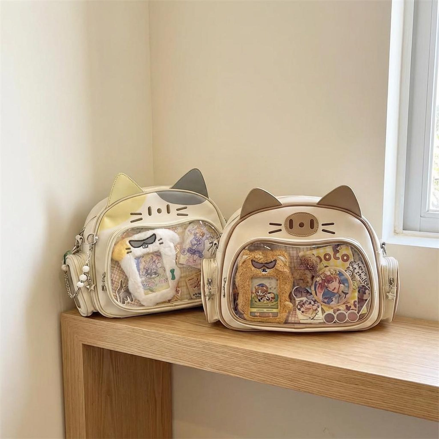 Kawaii Cat Ita Shoulder Bag with Clear Window for Photocards and Pins Kawaii Cat Ita Shoulder Bag with Clear Window for Photocards and Pins — crossbody ita bag detail view