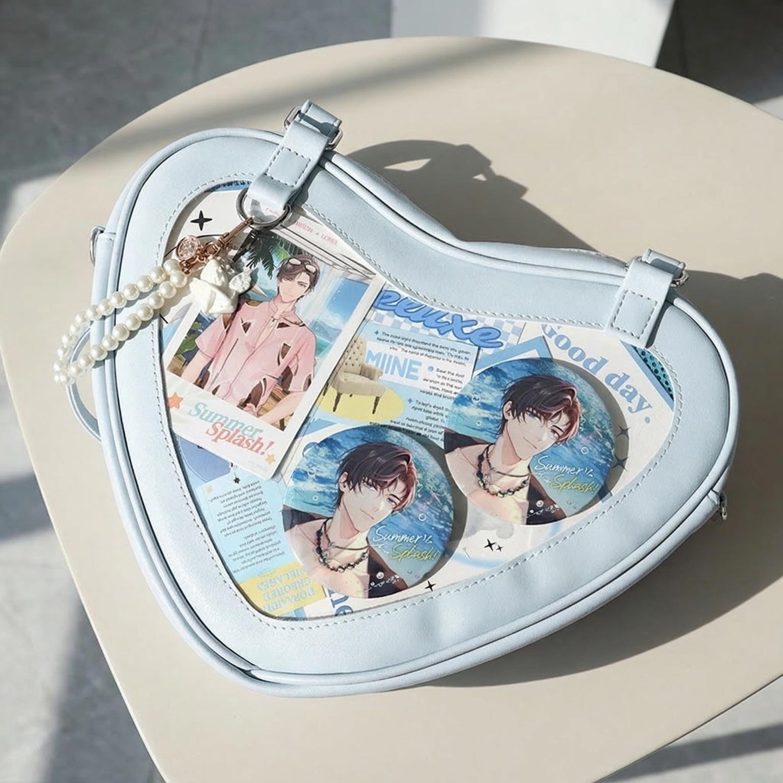 Kawaii Heart Ita Shoulder Bag with Clear Window for Photocards and Pins Kawaii Heart Ita Shoulder Bag with Clear Window for Photocards and Pins — crossbody ita bag detail view