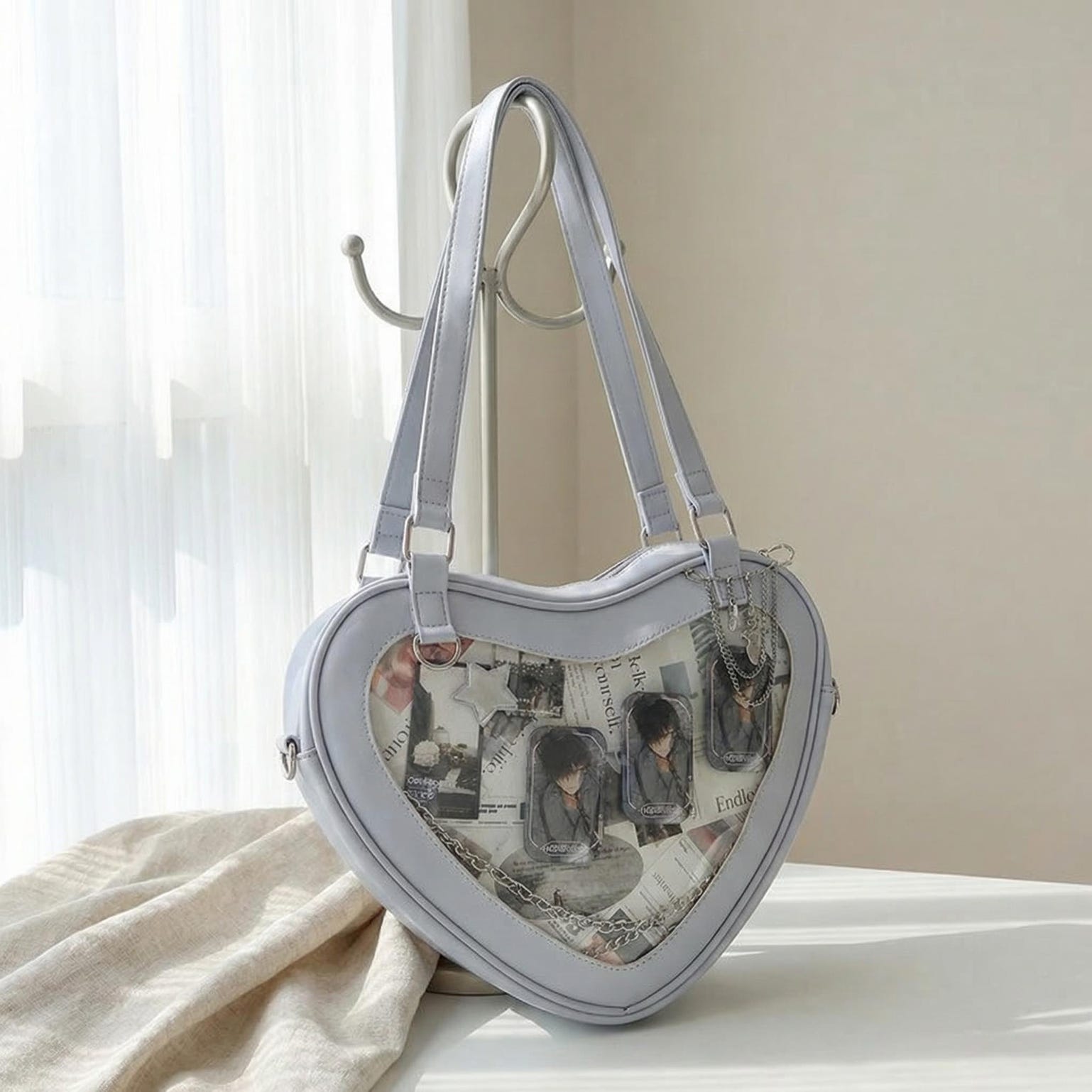 Kawaii Heart Ita Shoulder Bag with Clear Window for Photocards and Pins Kawaii Heart Ita Shoulder Bag with Clear Window for Photocards and Pins — crossbody ita bag detail view
