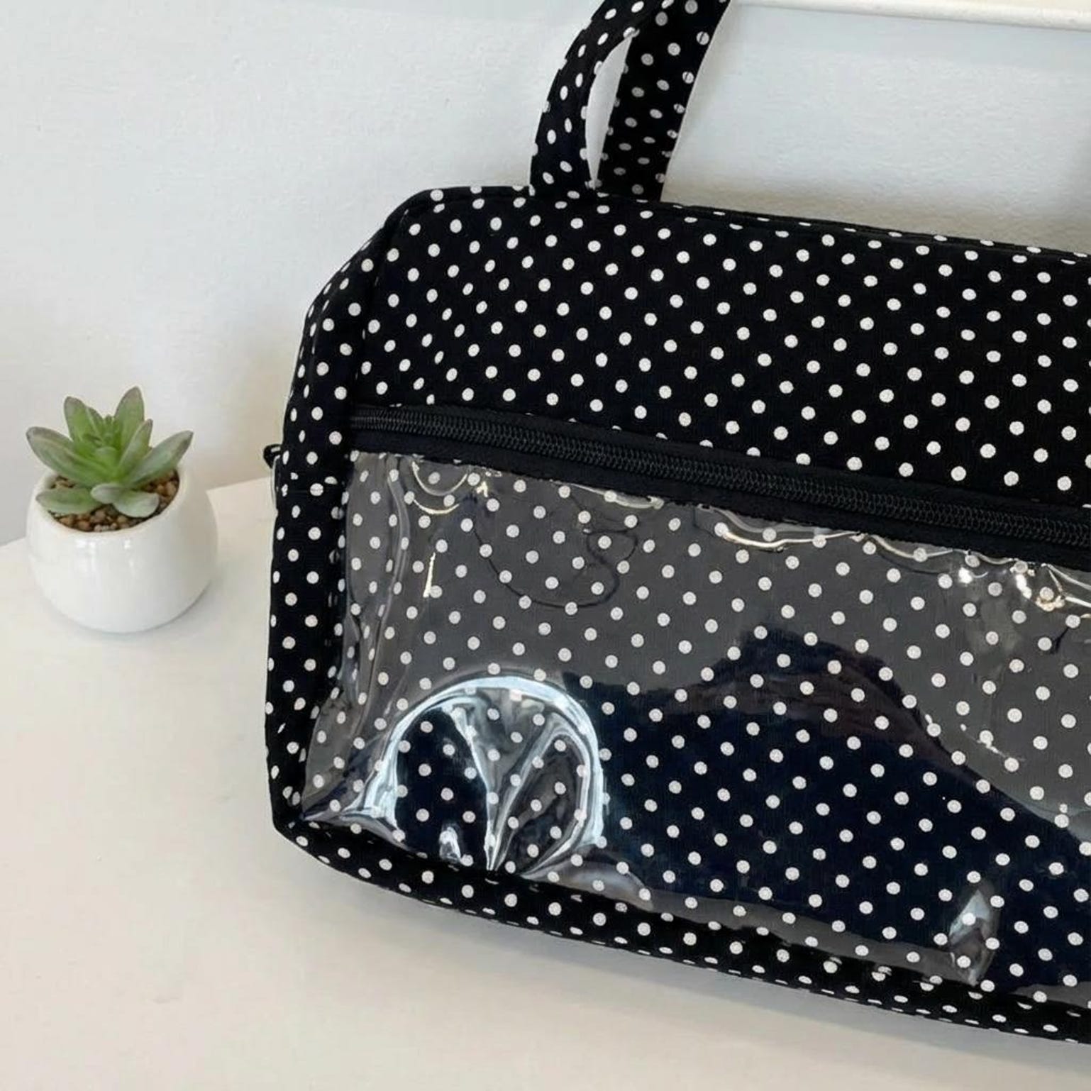 Kawaii Ita Shoulder Bag for Photocards and Pins Kawaii Ita Shoulder Bag for Photocards and Pins — crossbody ita bag detail view