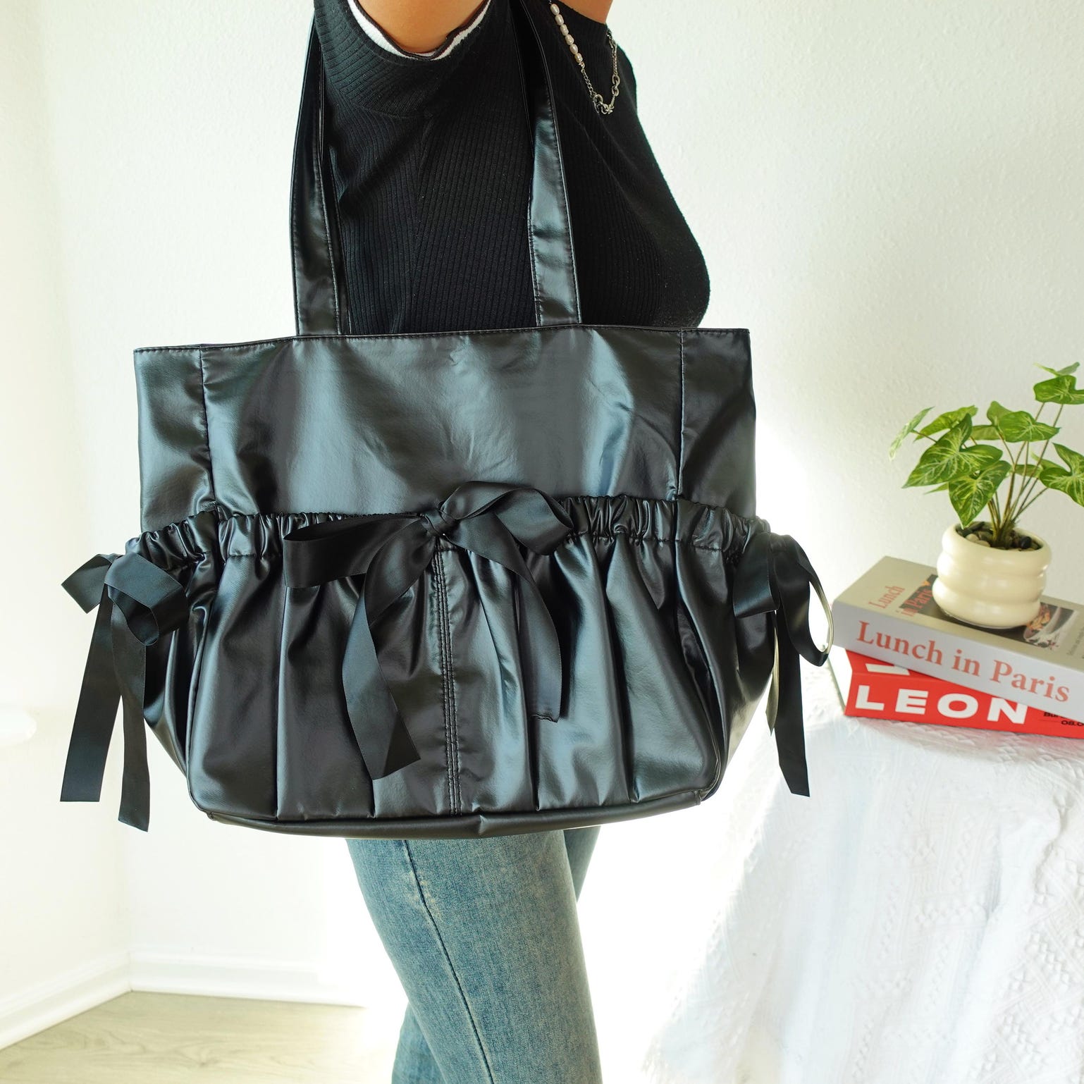 Kawaii Ita Shoulder Bag with Clear Window for Pin Display Kawaii Ita Shoulder Bag with Clear Window for Pin Display — crossbody ita bag detail view