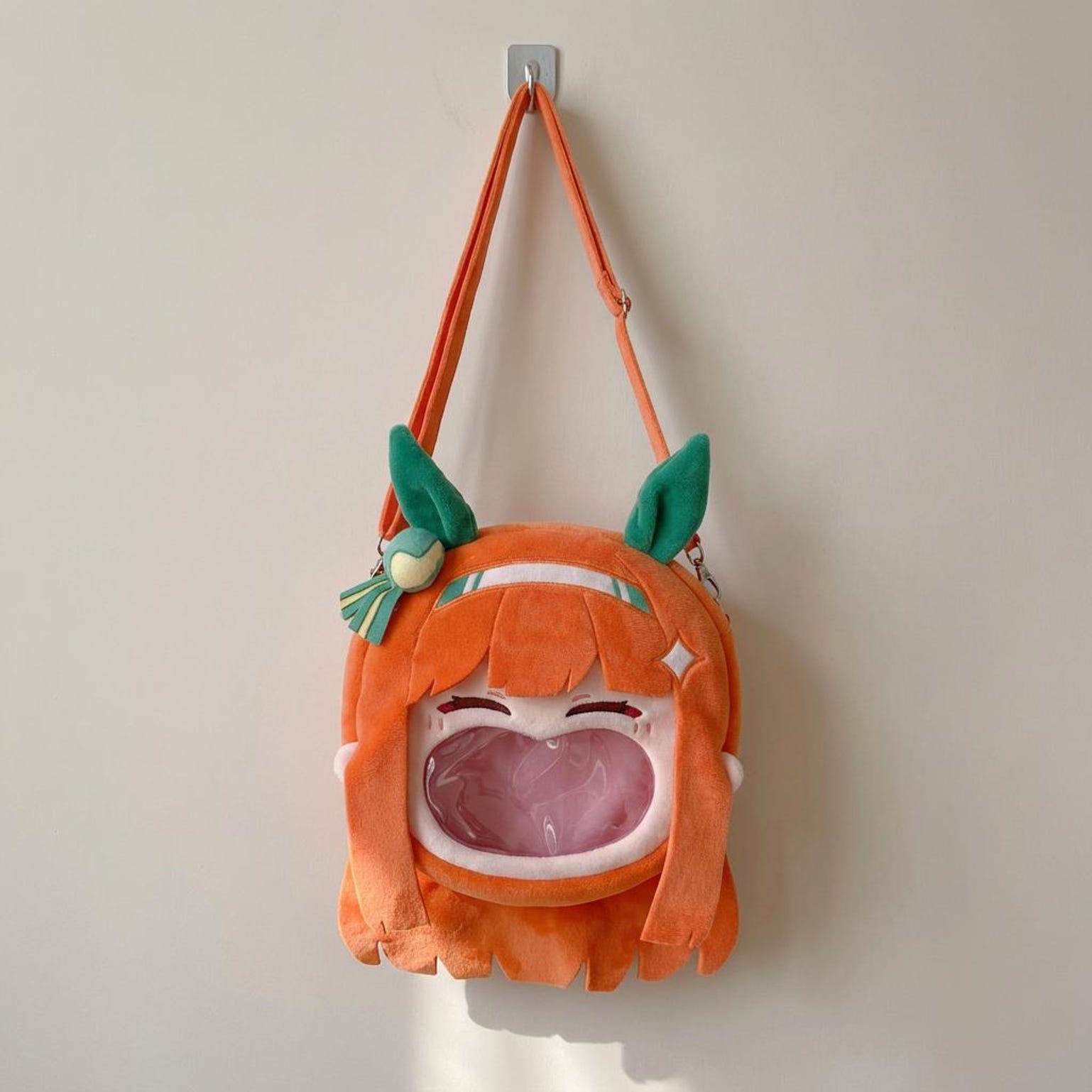 Kawaii Ita Shoulder Bag with Clear Window for Plushies and Pins Kawaii Ita Shoulder Bag with Clear Window for Plushies and Pins — crossbody ita bag detail view