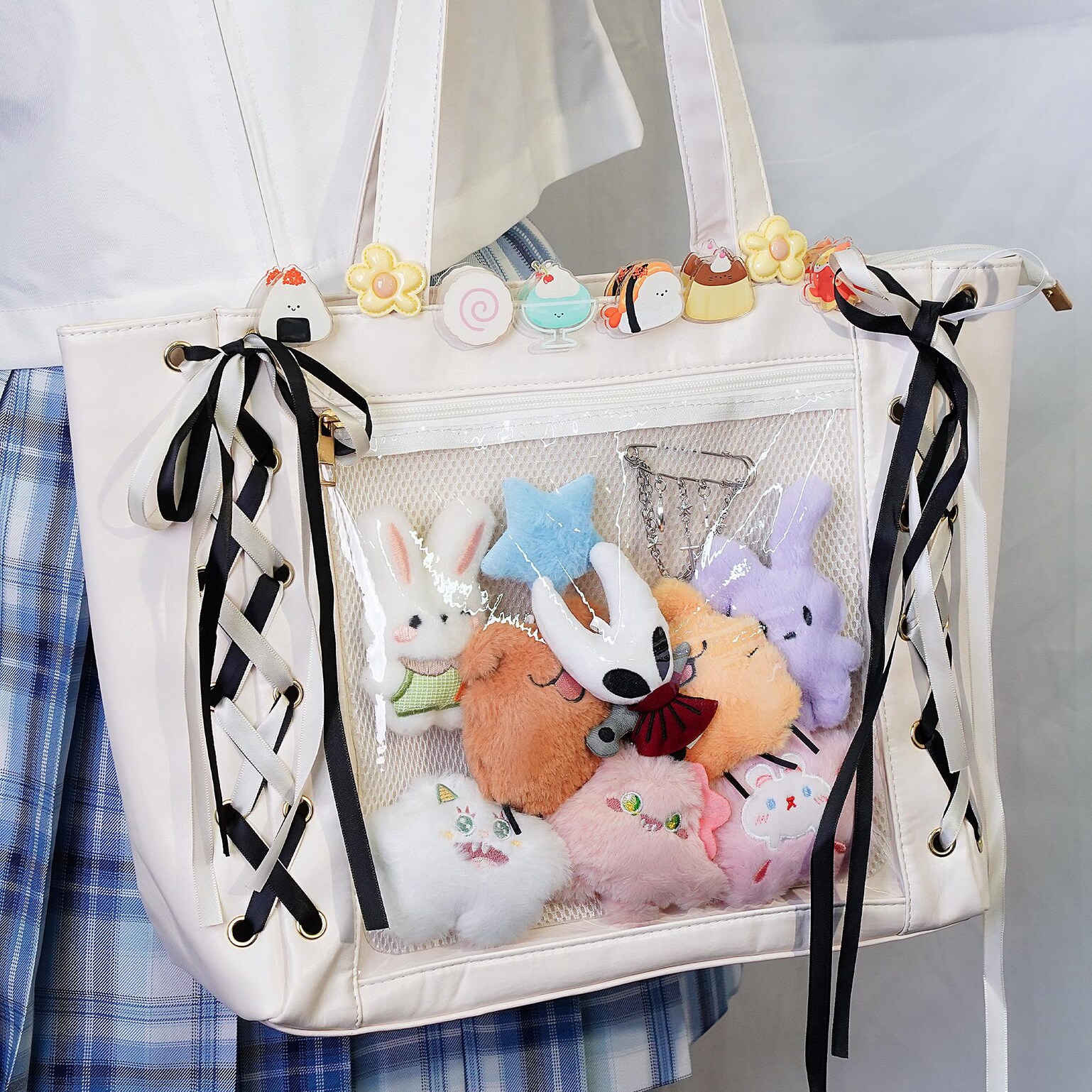 Kawaii Ribbon Ita Shoulder Bag with Clear Window for Pin Display Kawaii Ribbon Ita Shoulder Bag with Clear Window for Pin Display — crossbody ita bag detail view