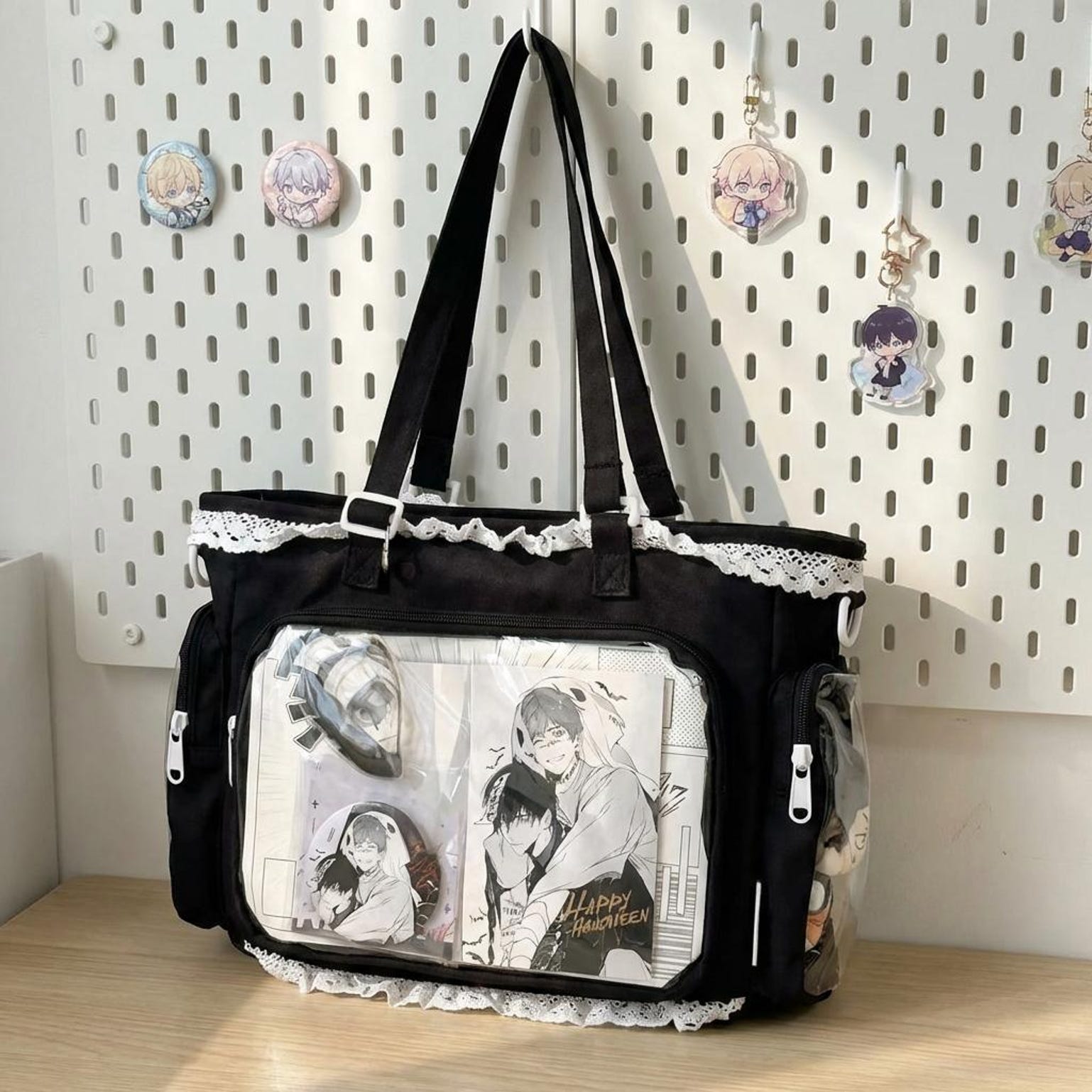 Pastel Kawaii Ita Shoulder Bag with Clear Window for Photocards and Pins Pastel Kawaii Ita Shoulder Bag with Clear Window for Photocards and Pins — crossbody ita bag detail view