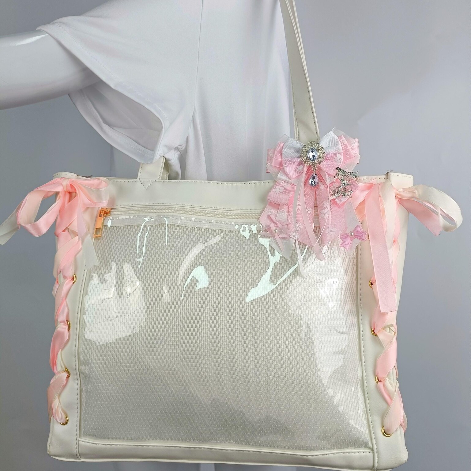 Ribbon Ita Shoulder Bag with Clear Window for Plushies and Pins Ribbon Ita Shoulder Bag with Clear Window for Plushies and Pins — crossbody ita bag detail view