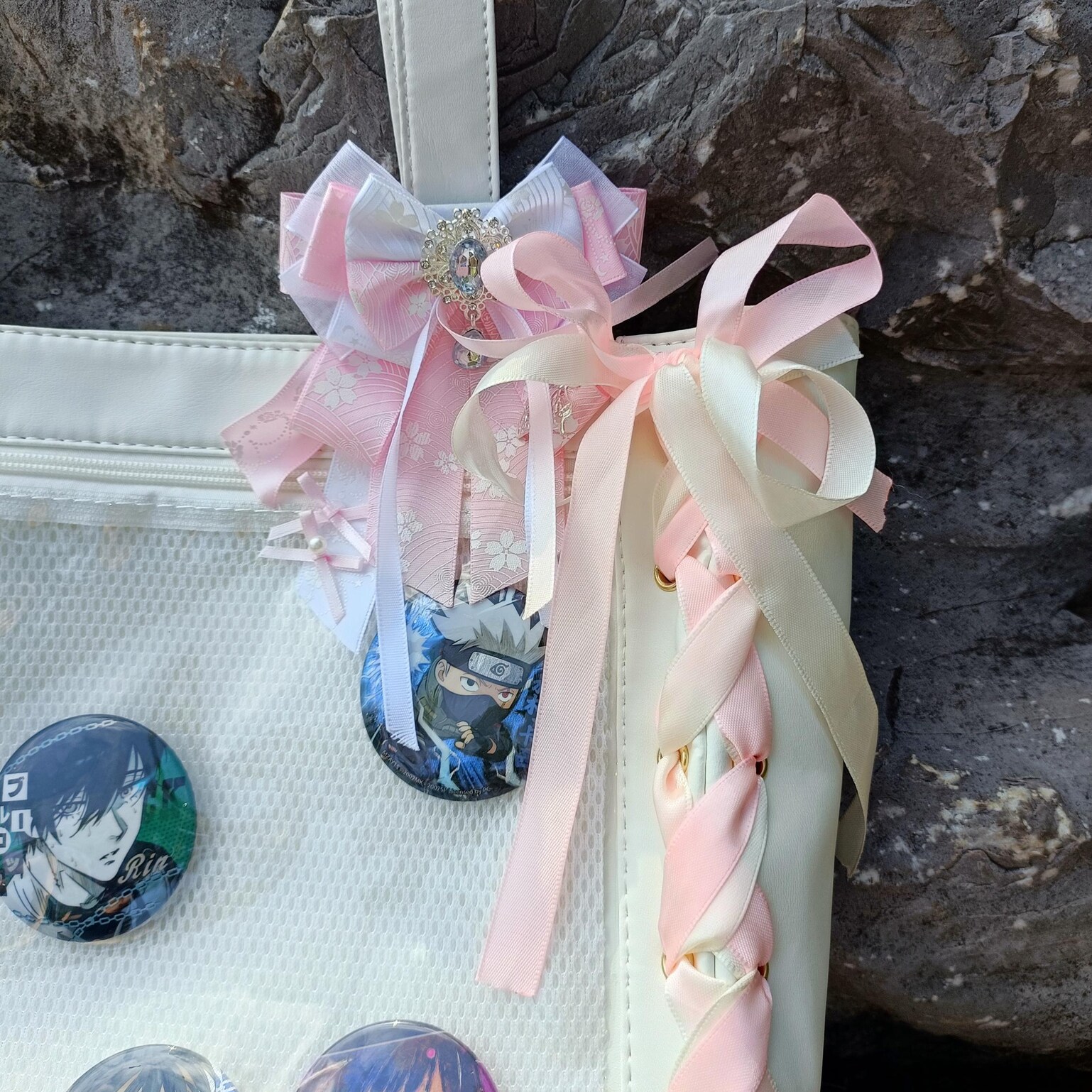 Ribbon Ita Shoulder Bag with Clear Window for Plushies and Pins Ribbon Ita Shoulder Bag with Clear Window for Plushies and Pins — crossbody ita bag detail view