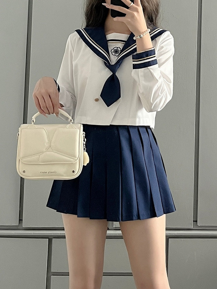 Small Ita Shoulder Bag Small Ita Shoulder Bag — crossbody ita bag detail view