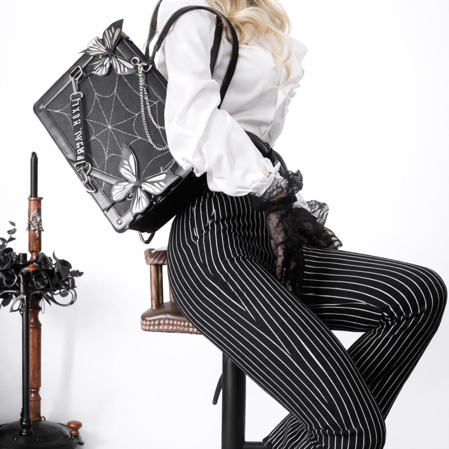 Y2K Ita Handbag with Clear Window for Pin Display Y2K Ita Handbag with Clear Window for Pin Display — ita bag detail view